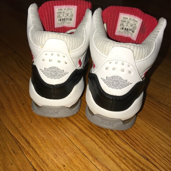 Jordan sneakers - Picture 3 of 4